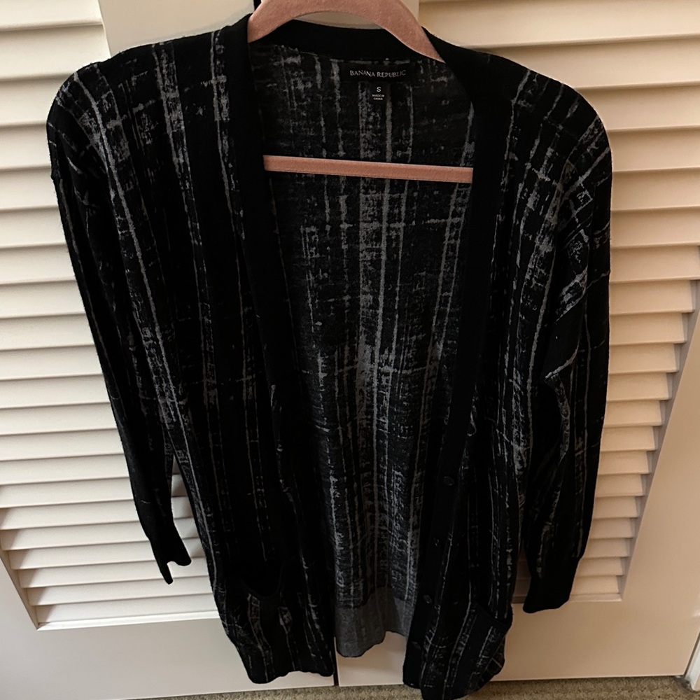 Black and Grey Banana Republic Cardigan Size S